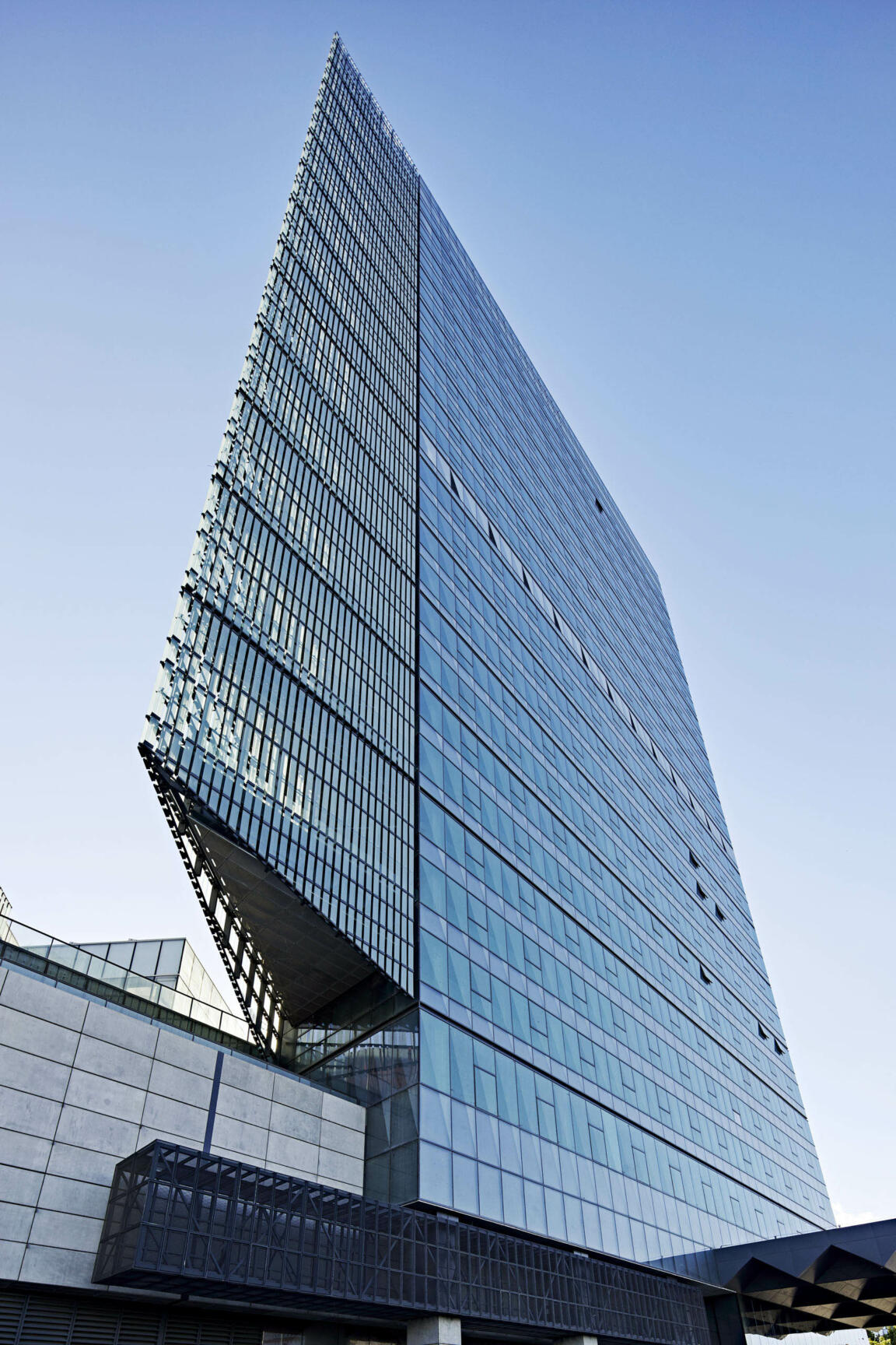 mixed use development, tower architecture, vanke daxing, clou architects